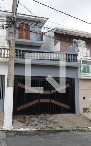 Casa à venda com 130m², 2 quartos e 2 vagasFachada