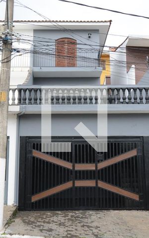Casa à venda com 130m², 2 quartos e 2 vagasFachada