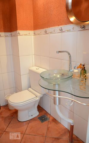 Casa para alugar com 350m², 4 quartos e 2 vagasLavabo
