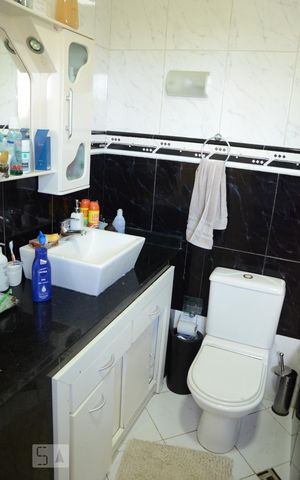 Casa para alugar com 350m², 4 quartos e 2 vagasBanheiro