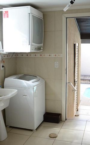 Casa para alugar com 350m², 4 quartos e 2 vagasÁrea de serviço