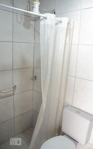 Casa para alugar com 350m², 4 quartos e 2 vagasBanheiro externo