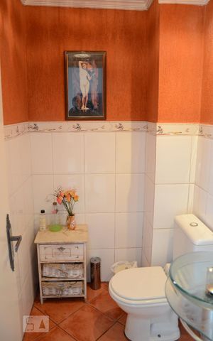 Casa para alugar com 350m², 4 quartos e 2 vagasLavabo