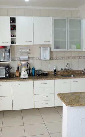 Casa para alugar com 350m², 4 quartos e 2 vagasCozinha