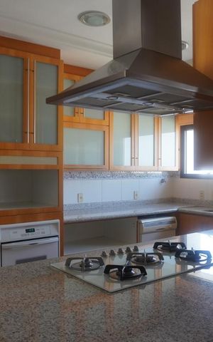 Apartamento à venda com 300m², 4 quartos e 4 vagasCozinha