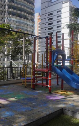 Apartamento à venda com 300m², 4 quartos e 4 vagasÁrea Comum - Playground