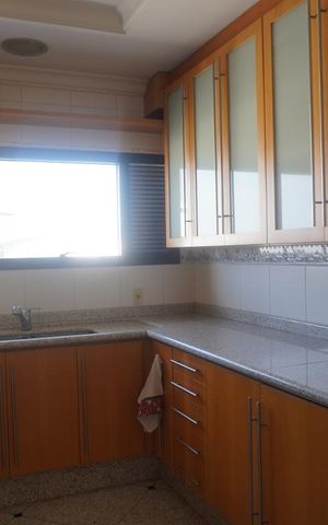 Apartamento à venda com 300m², 4 quartos e 4 vagasCozinha
