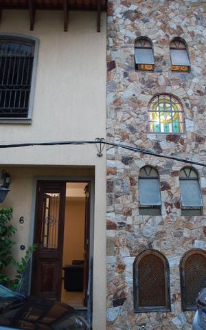 Casa de condomínio à venda com 250m², 6 quartos e 1 vagaFachada