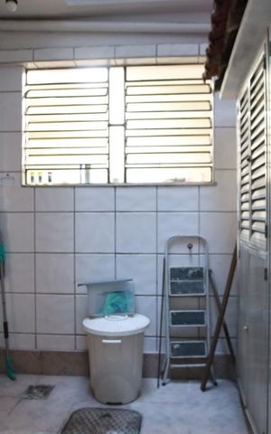 Casa de condomínio à venda com 250m², 6 quartos e 1 vagaÁrea de Serviço