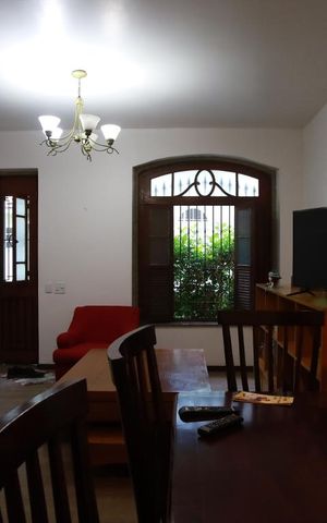 Casa de condomínio à venda com 250m², 6 quartos e 1 vagaSala
