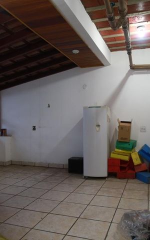 Casa de condomínio à venda com 250m², 6 quartos e 1 vagaTerraço
