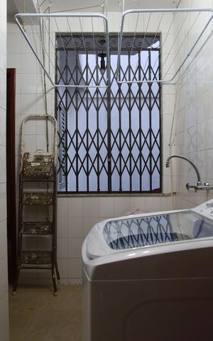 Casa de condomínio à venda com 250m², 6 quartos e 1 vagaLavanderia