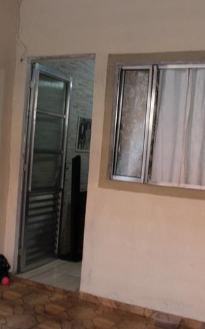 Casa à venda com 40m², 2 quartos e 1 vagaGaragem