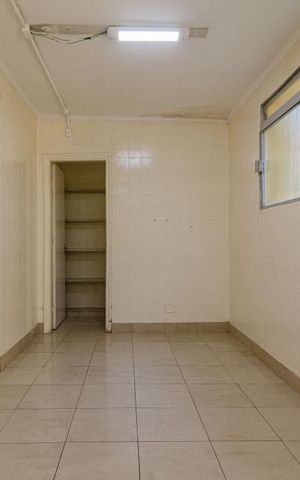 Casa à venda com 625m², 4 quartos e 5 vagas Casa à venda com 625m², 4 quartos e 5 vagasCozinha