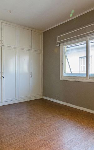 Casa à venda com 625m², 4 quartos e 5 vagas Casa à venda com 625m², 4 quartos e 5 vagasSuíte
