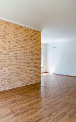 Casa à venda com 625m², 4 quartos e 5 vagas Casa à venda com 625m², 4 quartos e 5 vagasSala