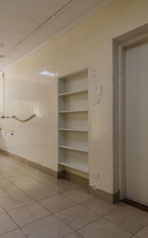 Casa à venda com 625m², 4 quartos e 5 vagas Casa à venda com 625m², 4 quartos e 5 vagasCozinha