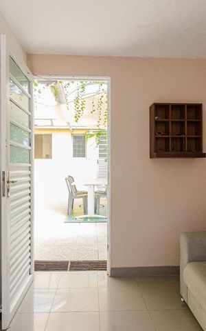 Casa à venda com 625m², 4 quartos e 5 vagas Casa à venda com 625m², 4 quartos e 5 vagasEntrada