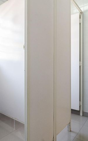 Casa à venda com 625m², 4 quartos e 5 vagas Casa à venda com 625m², 4 quartos e 5 vagasBanheiro