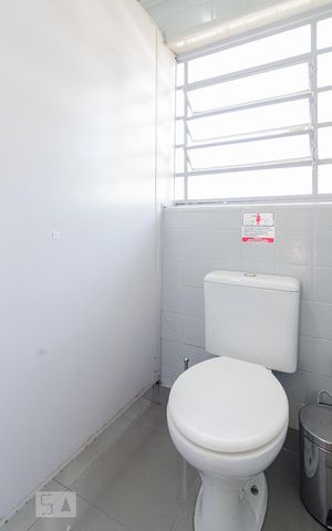 Casa à venda com 625m², 4 quartos e 5 vagas Casa à venda com 625m², 4 quartos e 5 vagasBanheiro