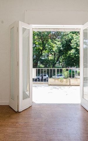 Casa à venda com 625m², 4 quartos e 5 vagas Casa à venda com 625m², 4 quartos e 5 vagasQuarto 1