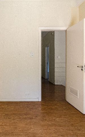 Casa à venda com 625m², 4 quartos e 5 vagas Casa à venda com 625m², 4 quartos e 5 vagasQuarto 2