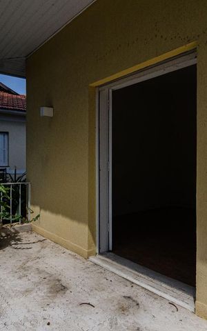 Casa à venda com 625m², 4 quartos e 5 vagas Casa à venda com 625m², 4 quartos e 5 vagasVaranda do quarto 2
