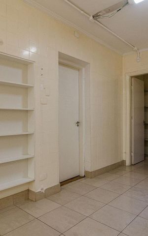 Casa à venda com 625m², 4 quartos e 5 vagas Casa à venda com 625m², 4 quartos e 5 vagasCozinha
