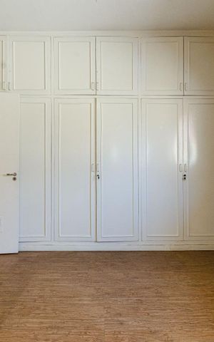 Casa à venda com 625m², 4 quartos e 5 vagas Casa à venda com 625m², 4 quartos e 5 vagasSuíte