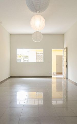 Casa à venda com 625m², 4 quartos e 5 vagas Casa à venda com 625m², 4 quartos e 5 vagasSala edícula