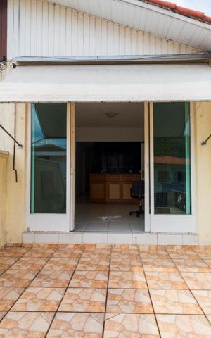 Casa para alugar com 170m², 3 quartos e 1 vagavaranda