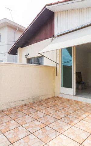 Casa para alugar com 170m², 3 quartos e 1 vagavaranda