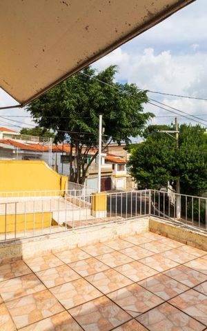 Casa para alugar com 170m², 3 quartos e 1 vagavaranda