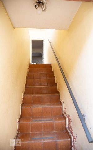 Casa à venda com 270m², 4 quartos e 5 vagas Casa à venda com 270m², 4 quartos e 5 vagasEntrada
