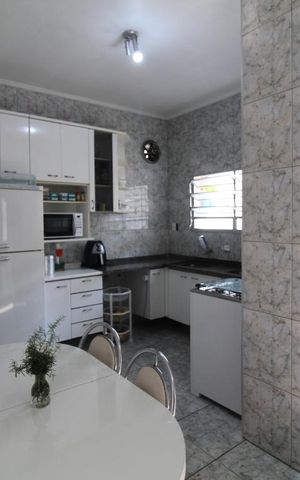 Casa à venda com 280m², 2 quartos e 5 vagasCozinha armários