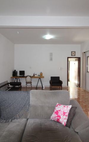 Casa à venda com 280m², 2 quartos e 5 vagasSala