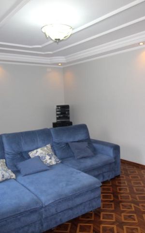Casa à venda com 352m², 4 quartos e 5 vagasSala