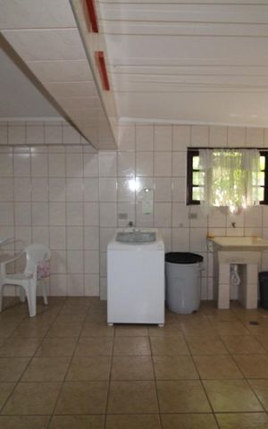 Casa à venda com 352m², 4 quartos e 5 vagasÁrea de Serviço