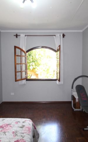 Casa à venda com 352m², 4 quartos e 5 vagasquarto 2