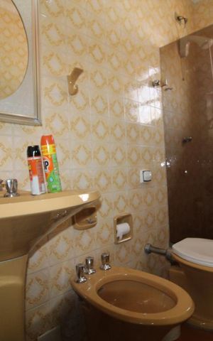 Casa à venda com 352m², 4 quartos e 5 vagasbanhe 1