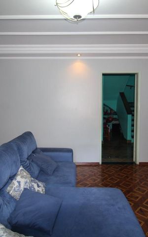 Casa à venda com 352m², 4 quartos e 5 vagasSala