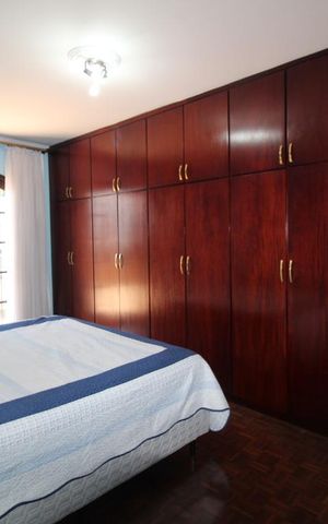 Casa à venda com 352m², 4 quartos e 5 vagasQuarto 1 suite