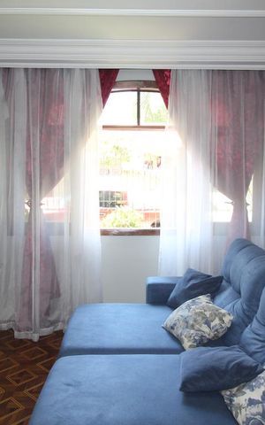 Casa à venda com 352m², 4 quartos e 5 vagasSala