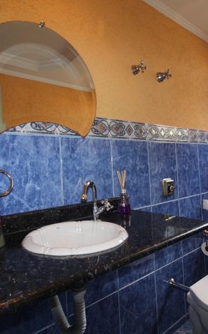 Casa à venda com 352m², 4 quartos e 5 vagasLavabo