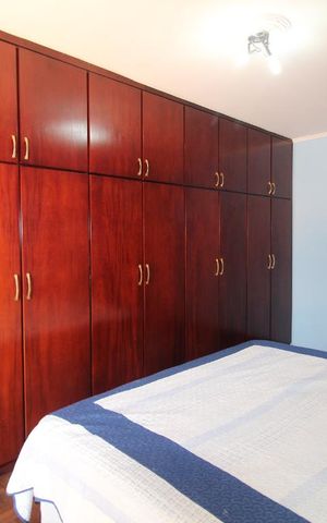 Casa à venda com 352m², 4 quartos e 5 vagasQuarto 1 suite armário