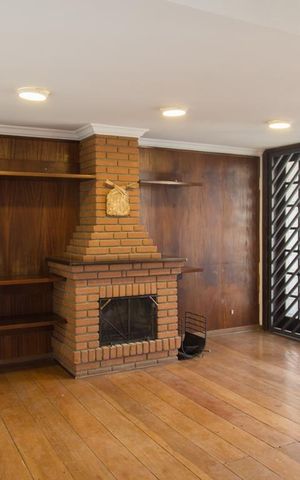 Casa à venda com 326m², 4 quartos e 5 vagasSala 