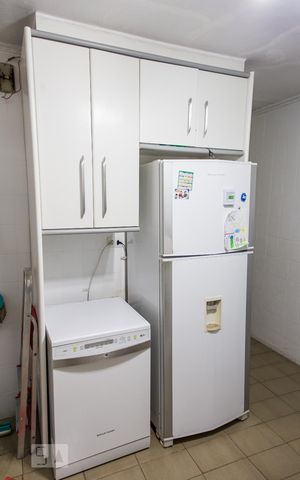 Casa à venda com 117m², 3 quartos e 3 vagas Casa à venda com 117m², 3 quartos e 3 vagasCozinha