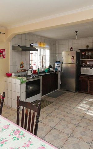 Casa à venda com 166m², 3 quartos e 2 vagas Casa à venda com 166m², 3 quartos e 2 vagasCozinha