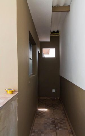 Studio para alugar com 30m², 1 quarto e sem vagaCorredor lateral