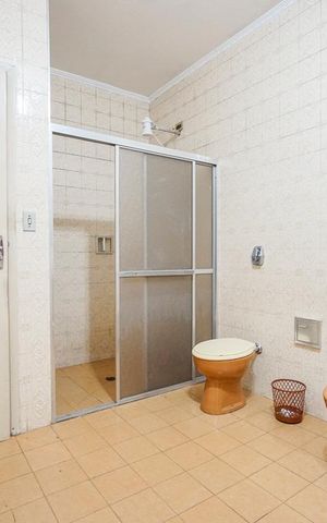 Casa à venda com 170m², 3 quartos e 2 vagas Casa à venda com 170m², 3 quartos e 2 vagasBanheiro social 02